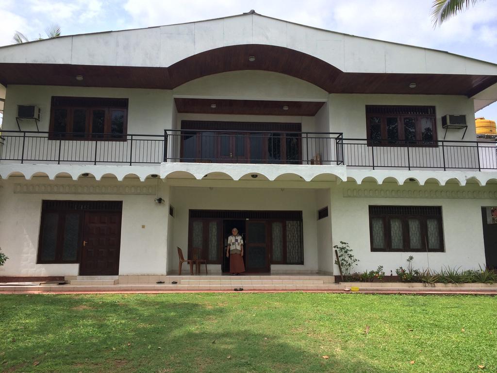 The Pallet House Dehiwala-Mount Lavinia Luaran gambar